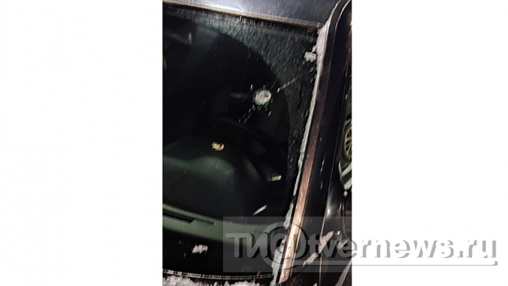 В Твери неизвестный расстрелял автомобиль у здания суда - новости ТИА