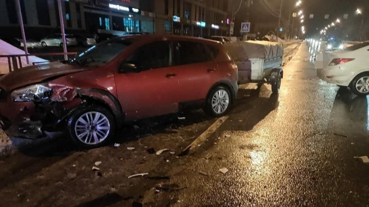 В Твери в столкновении двух машин пострадали пассажирки - новости ТИА