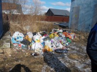 МУП «ТСАХ» убирает незаконные свалки мусора в Московском районе Твери - Новости ТИА