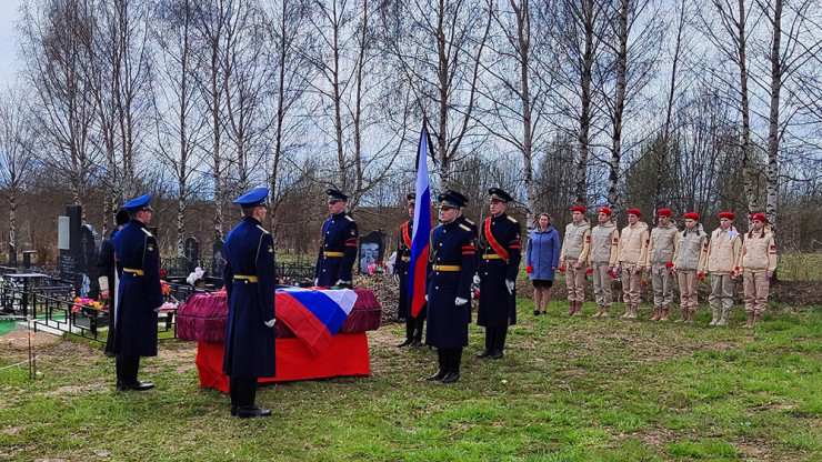В Тверской области похоронили снайпера, погибшего в ходе СВО - новости ТИА