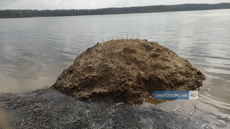 На месте гибели тверского экипажа АН-22 появился стихийный мемориал - новости ТИА