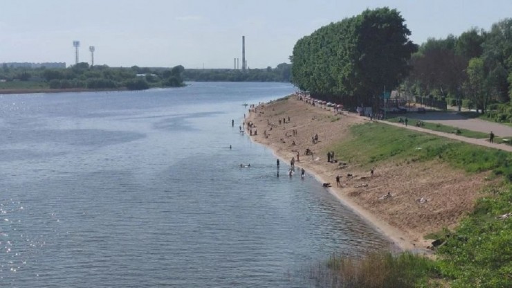Тверичане открыли купальный сезон на городском пляже - новости ТИА
