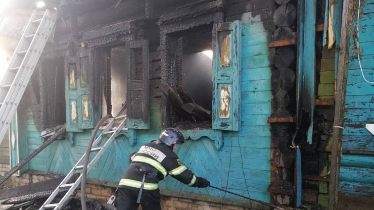 В деревне под Тверью на месте пожара в жилом доме нашли труп мужчины - новости ТИА