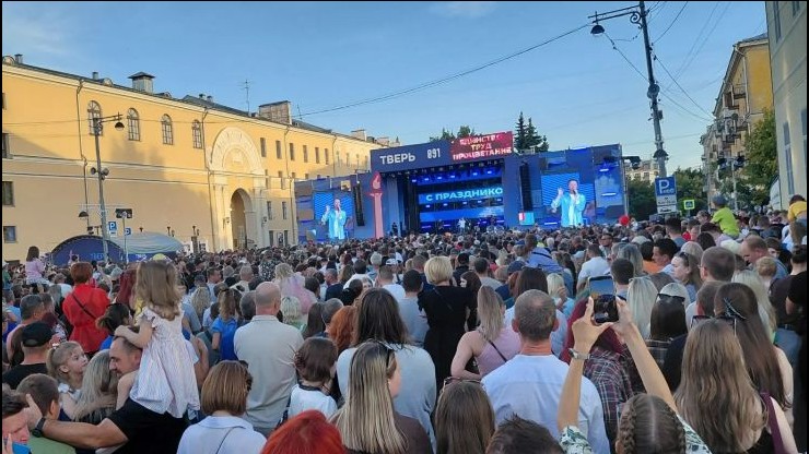 Ту-лу-ла-ту-лула: Чичерина зажгла на Дне города Твери - новости ТИА