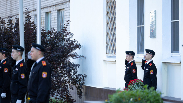 В Тверской области открыли мемориальную доску бойцу, погибшему на СВО - новости ТИА