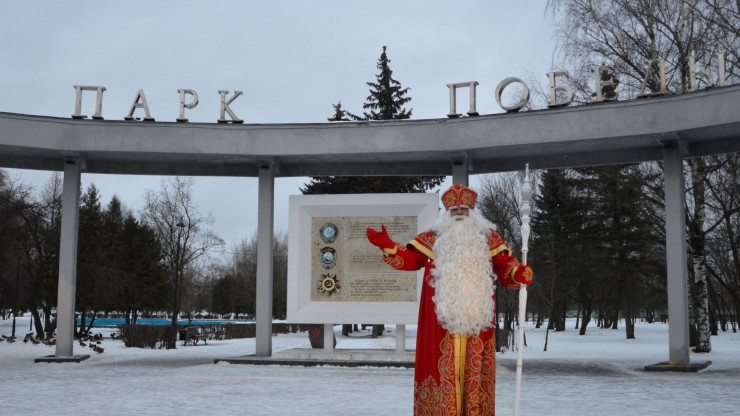 В Тверской области Деду Морозу и Снегурочке предлагают зарплату от 400 рублей в час - новости ТИА