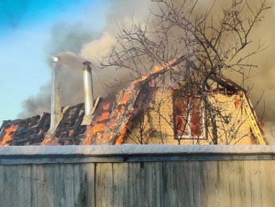 В Тверской области четыре человека смогли спастись из горящего дома - Новости ТИА