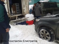 В Твери мужчину зажало между внедорожником и фургоном - Новости ТИА