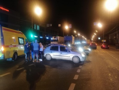 В Твери две женщины-водителя "не поделили" дорогу, есть пострадавшие - Новости ТИА