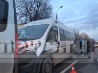 В массовом ДТП в Твери столкнулись четыре машины и автобус - новости ТИА
