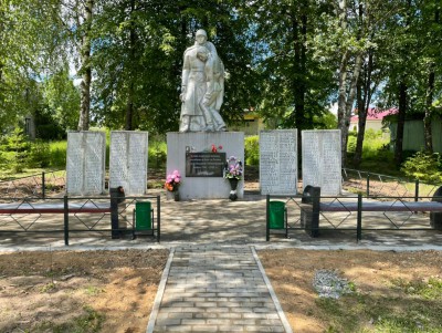 В деревне Кошкино благоустроили территорию памятника героям войны - новости ТИА