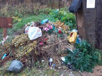 Могилы на ржевском кладбище засыпаны мусором - новости ТИА