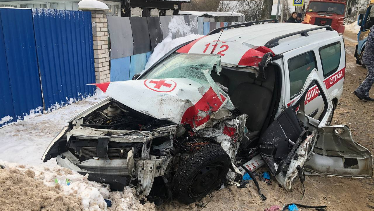 Скончался водитель скорой, попавшей в аварию в Тверской области - ТИА