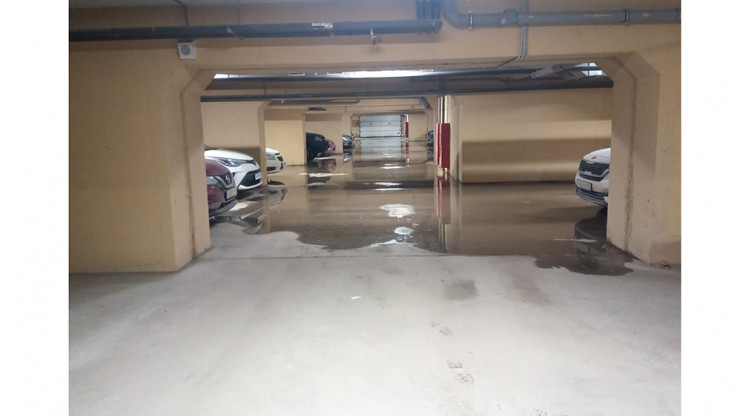 В Твери жители борются с УК по поводу затопленной подземной парковки - новости ТИА