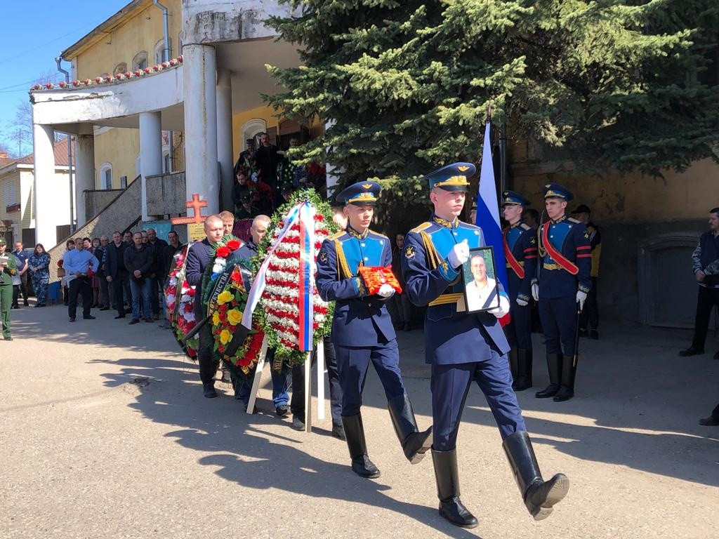 В Бежецке похоронили двух солдат, погибших в зоне СВО - ТИА