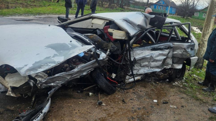 В Тверской области в лобовом столкновении двух машин погиб водитель - новости ТИА