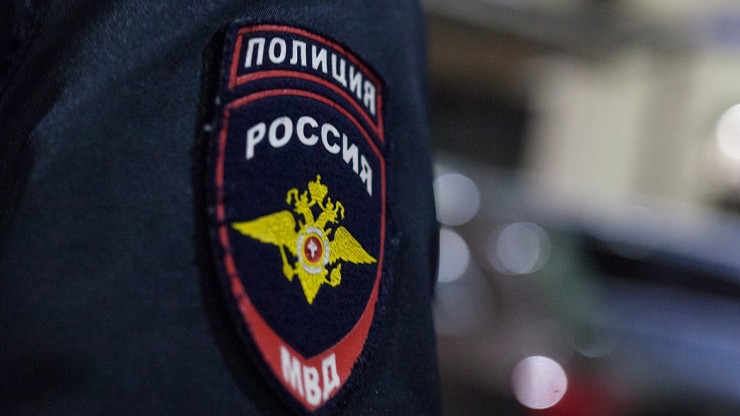 В Твери полиция проверяет сообщение о неадекватном мужчине с ножом - новости ТИА