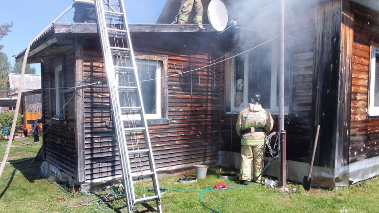 В Тверской области пожарные потушили жилой дом - новости ТИА