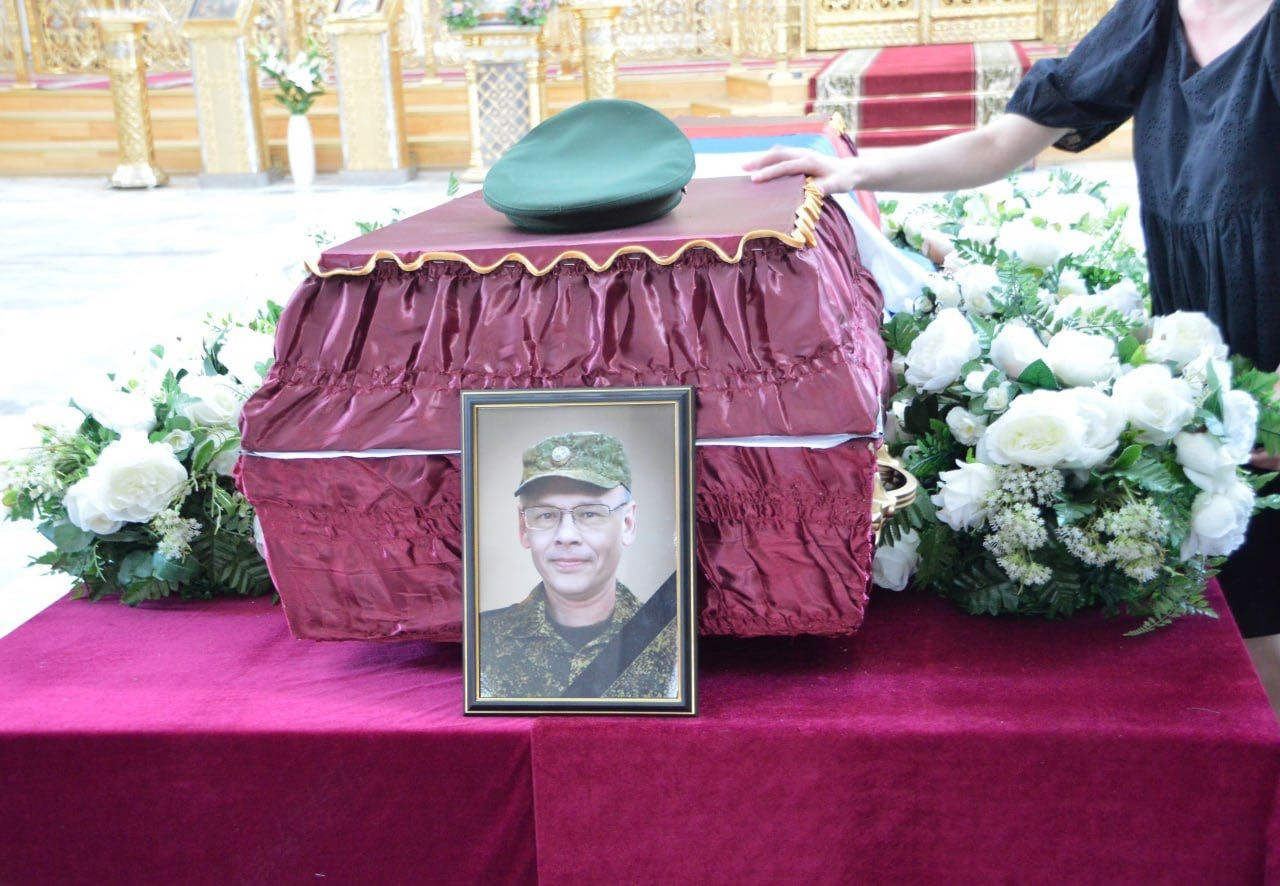 В твери похоронили. Похороны российских солдат.