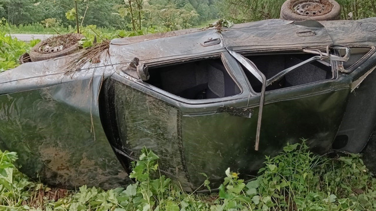 В Тверской области перевернулась машина, водитель погиб - новости ТИА