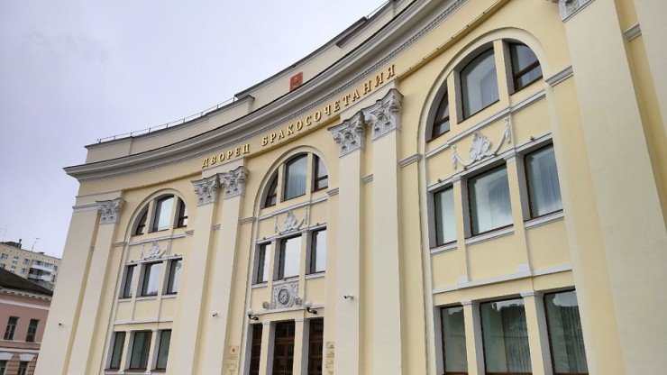 В Госдуме предложили поощрять выплатами юбиляров семейной жизни - новости ТИА