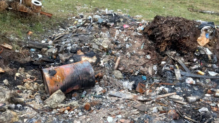 В Калининском районе привозили большегрузами и незаконно сжигали мусор на ферме - новости ТИА