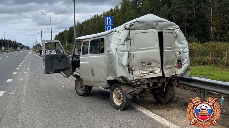 На трассе в Тверской области фура "догнала" буханку, есть пострадавшие - новости ТИА