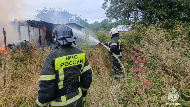 В Тверской области из-за проводки сгорел заброшенный дом - новости ТИА