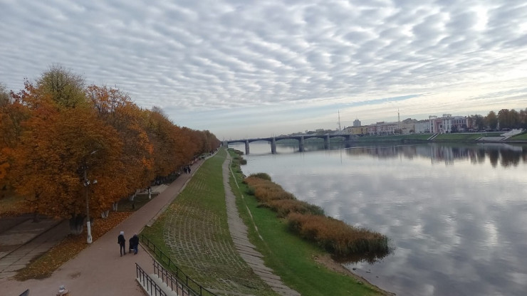 Тверичане наблюдали в небе асператусы и световой столб - новости ТИА