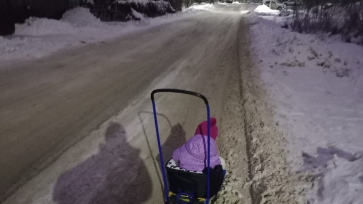 Ни проехать, ни пройти: жители Твери жалуются на дорогу без тротуара и освещения - народные новости ТИА