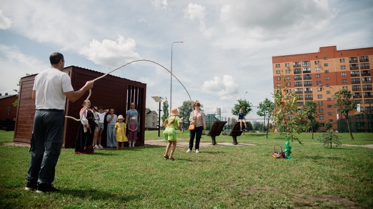 Утренний кофе и вечерние прогулки: как складывается жизнь семей в "Новом городе" - новости ТИА