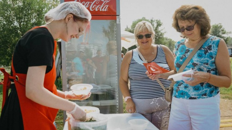 Стала известна лучшая заправка для окрошки - новости ТИА