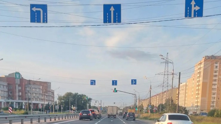 На перекрестке с измененной схемой движения в Твери нанесли новую разметку - новости ТИА
