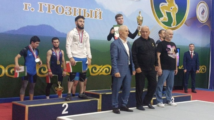 Тяжелоатлет из Бежецка взял "золото" на Всероссийском турнире - новости ТИА