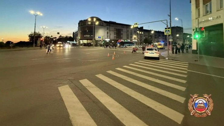 В центре Твери 13-летняя девочка попала под колеса мотоцикла - новости ТИА