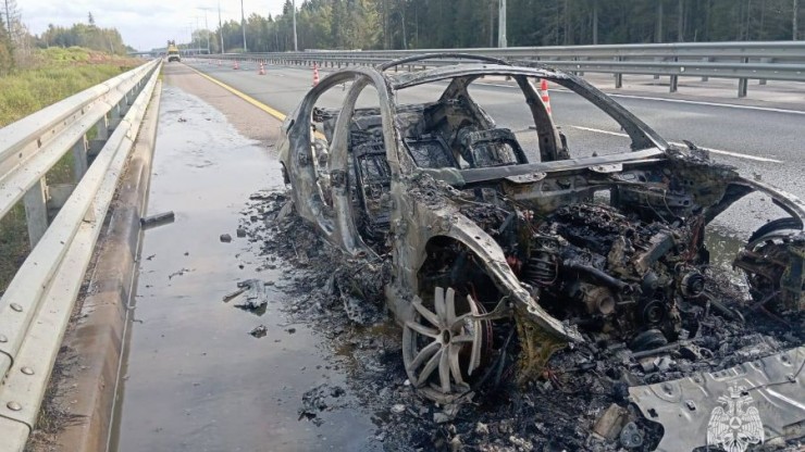 На трассе в Бологовском округе сгорел автомобиль - новости ТИА