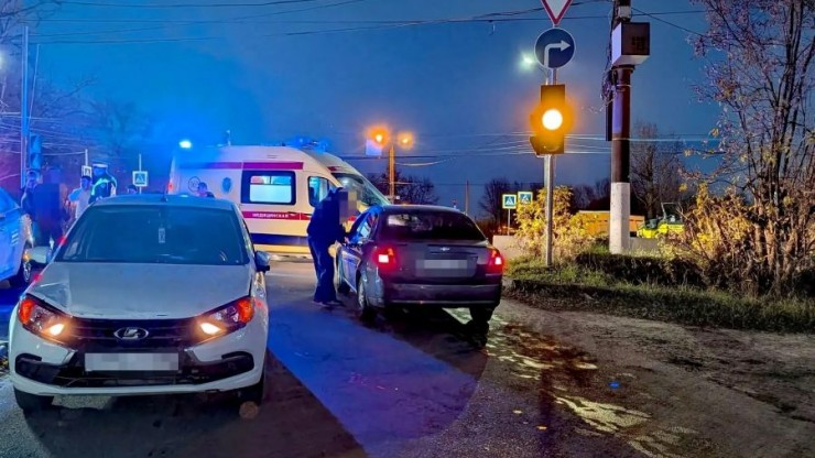 В центре Твери молодой водитель сбил школьницу - новости ТИА