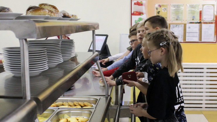 Более 16 тысяч учащихся Тверской области получают бесплатным питанием в школах - новости ТИА