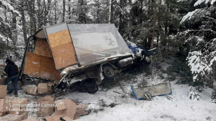 В Тверской области в ДТП с фургоном пострадали два человека - новости ТИА