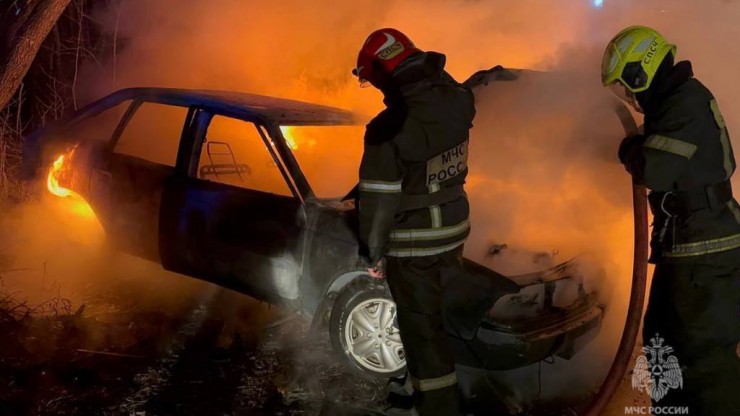 В Тверской области сгорели лесовоз и легковушка - новости ТИА
