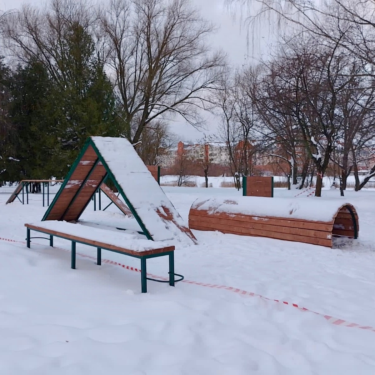 В парке Победы Твери появилась площадка для дрессировки собак | 21.12.2023  | Тверь - БезФормата