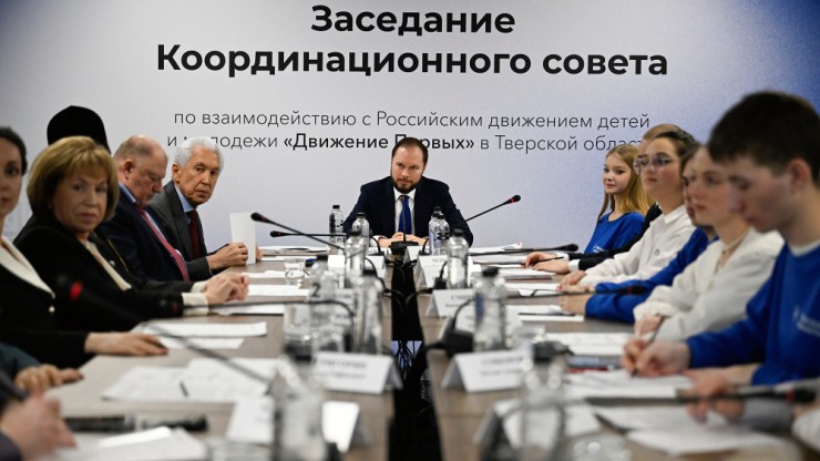 Виталий Королев обозначил задачи по работе с молодежью Верхневолжья - новости ТИА