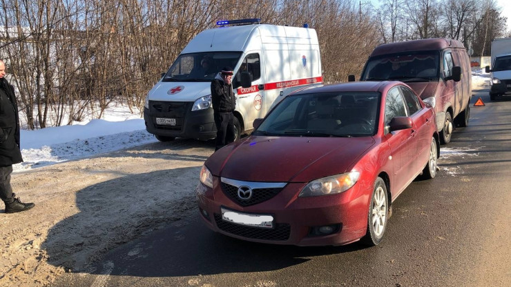 В Твери в столкновении легковушки и фургона пострадала девочка - новости ТИА