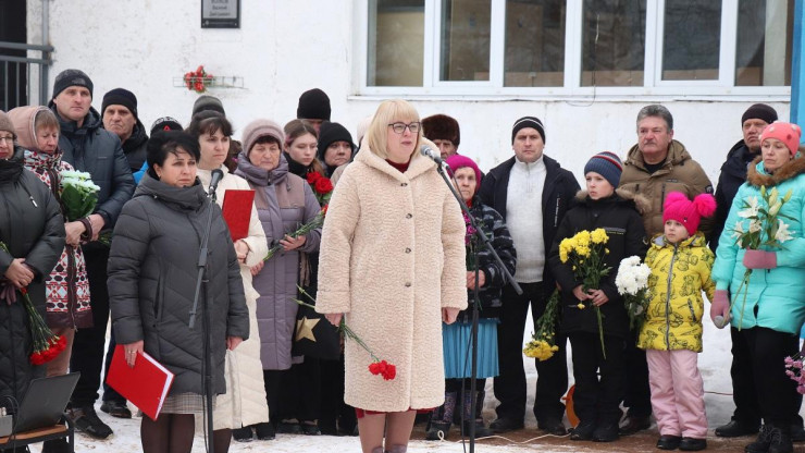 В Тверской области открыли мемориальную доску в честь бойца, погибшего на СВО - новости ТИА