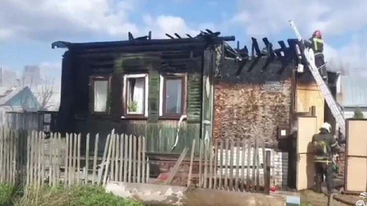 В Твери сгорел жилой дом на улице Добролюбова - новости ТИА