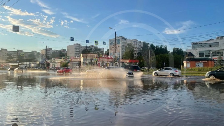 Появились эпичные фото "океана" на дорогах в Твери после грозы - новости ТИА