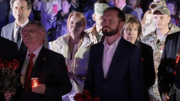 Виталий Королев почтил память павших защитников Отечества на мемориале во Ржеве - новости ТИА