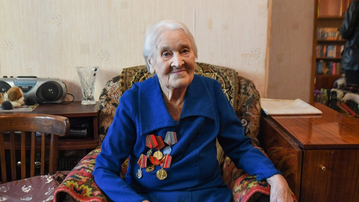 В Твери труженица тыла Пелагея Неустроева отметила 100-летний юбилей - новости ТИА
