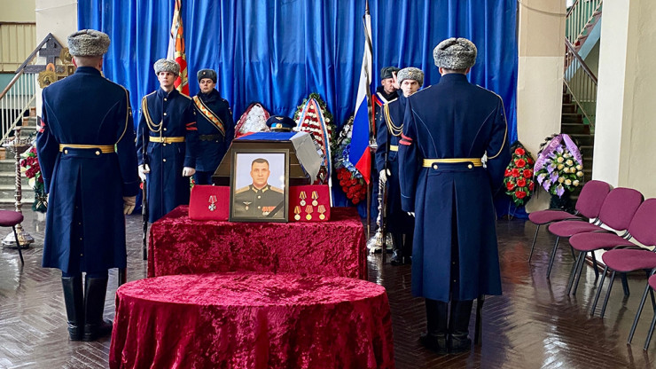 В Торжке похоронили старшего инженера вертолётного полка Сергея Короленко - новости ТИА