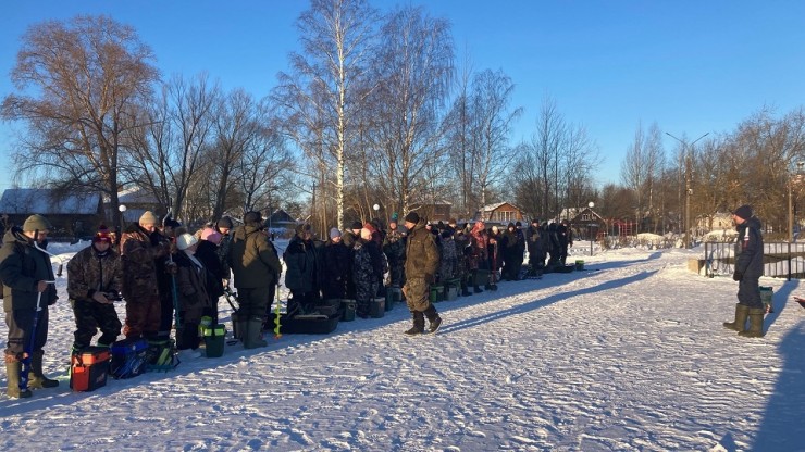 В Тверской области на соревнованиях по ловле самую крупную рыбу поймала женщина - новости ТИА
